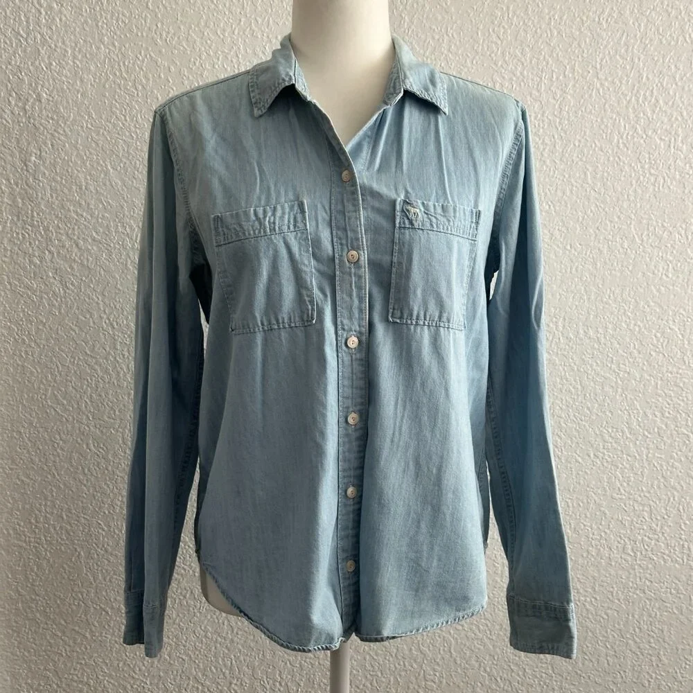 Abercrombie & Fitch Chambray Denim Button Down Shirt Small - Picture 2 of 8
